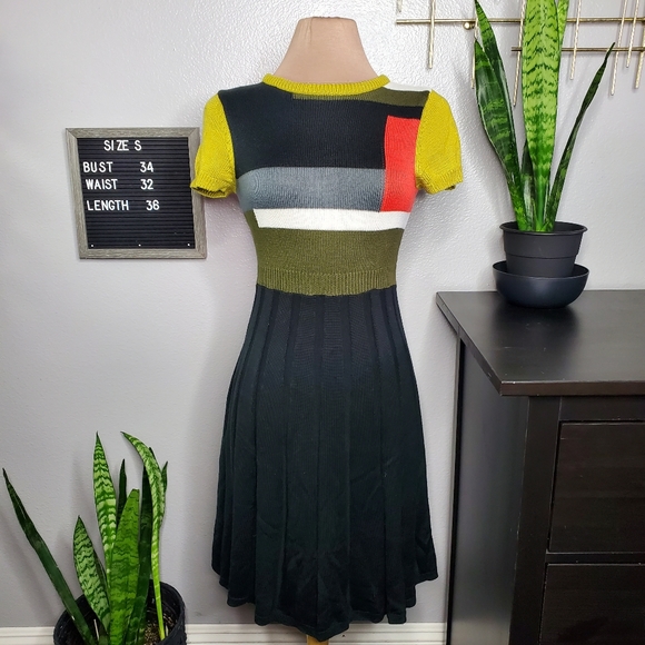 Vince Camuto Dresses & Skirts - Vince Camuto color black dress